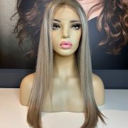 AVA – ASH BLONDE WIG WITH ROOT