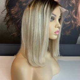 HOLLY – BLONDE ROOTED BOB WIG