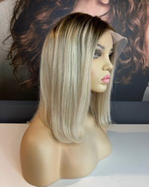 HOLLY – BLONDE ROOTED BOB WIG