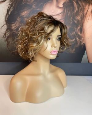 POPPY – BRONDE CURLY BOB WIG