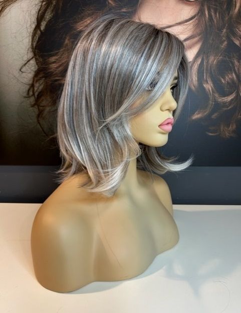 PEARL – STONE GREY WIG WITH ROOT