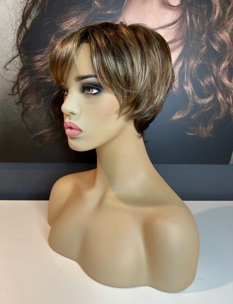 FREYA – CARAMEL BROWN WIG MIXED TONES