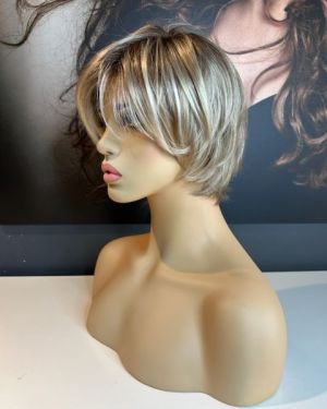 ANA – CHAMPAGNE BLONDE WIG