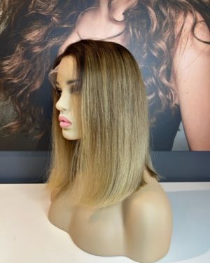 BELLE – WIG WITH MIXED LIGHT BROWN TONES & ROOT