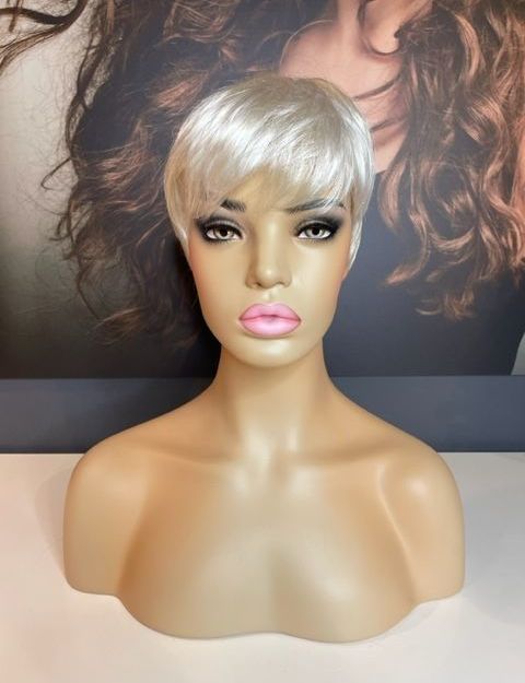 LOTTIE – PLATINUM BLONDE PIXIE WIG