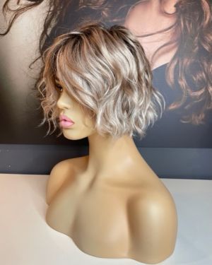 EVE – SILVER BLONDE WAVY BOB WIG