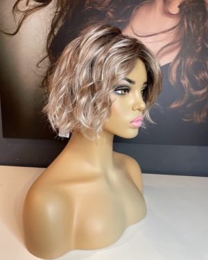 EVE – SILVER BLONDE WAVY BOB WIG