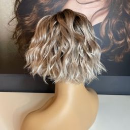 EVE – SILVER BLONDE WAVY BOB WIG